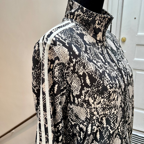 🌸 Adidas Python Allover Print Track Women's Top - Picture 2 of 7